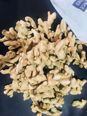 Public product photo - Our SVM Exports are offering high-end quality of Dry Ginger to our clients. It can be used as fresh, dried , powdered, or as a juice or oil. It is the flesh of the ginger that is dried and beaten into a mesh and paste sometimes, widely used in cooking. Ginger also contains natural healing properties.
